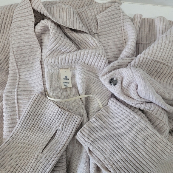 Lululemon Transformation Wrap Size 8 - Picture 12 of 14